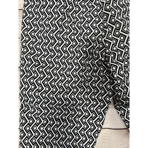 Venus Womens Blue & White Capri Crop Pullon diamond print Pants Stretch Size 4 - Picture 4 of 5